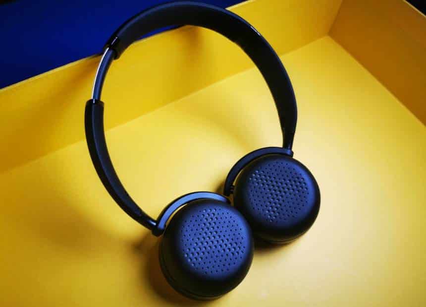 Review AKG Y500: um fone com som equilibrado, que sofre no Bluetooth -  Olhar Digital