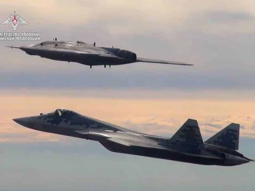 20190930065456_860_645_-_drone_russo_voa_ao_lado_de_um_caca Drone de combate russo voa ao lado de um caça pela primeira vez; veja vídeo