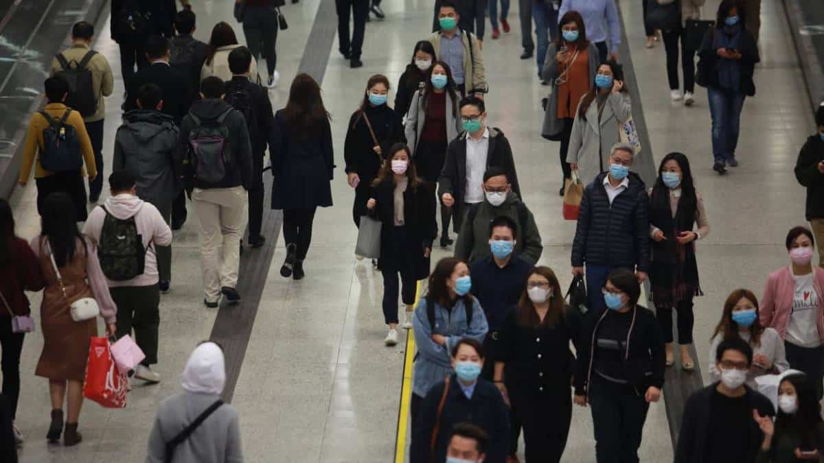 Infectado por Covid-19 contagia até 6; casos podem dobrar em 3 dias, diz estudo