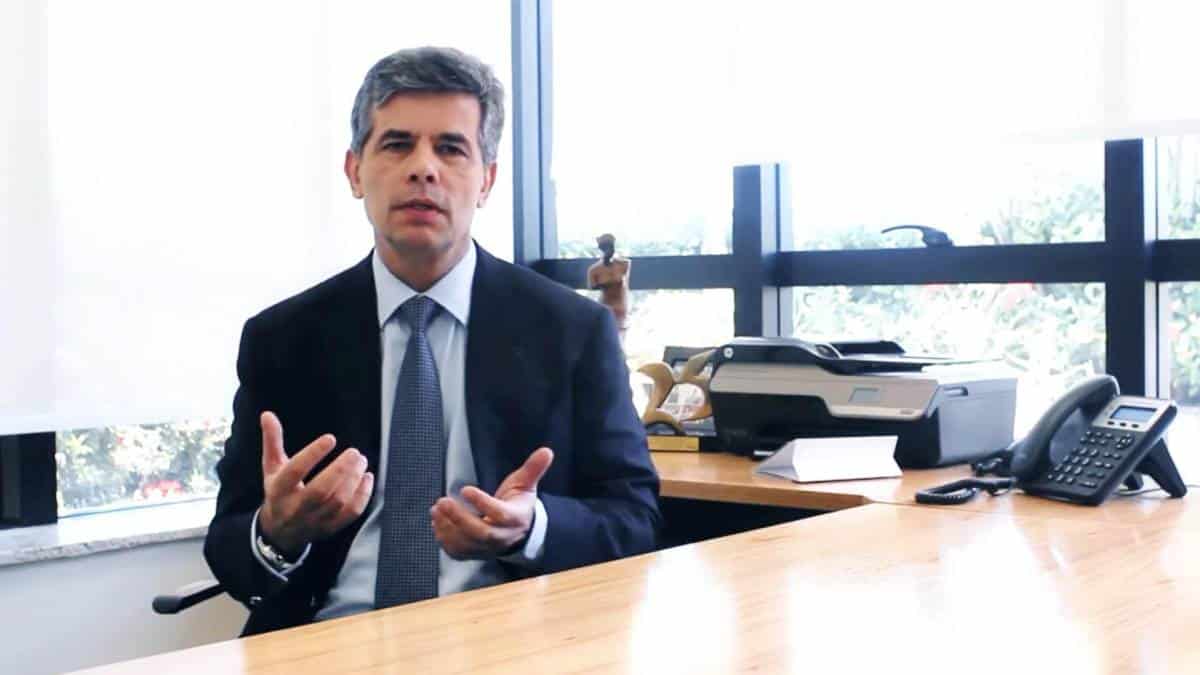Em postagem, novo ministro da Saúde defendeu isolamento horizontal