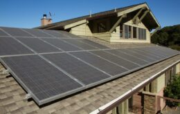 Aneel quer impedir produção de energia elétrica com painéis solares