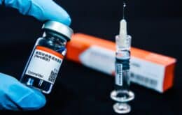 CoronaVac aguarda aval da Anvisa para imunização de adolescentes