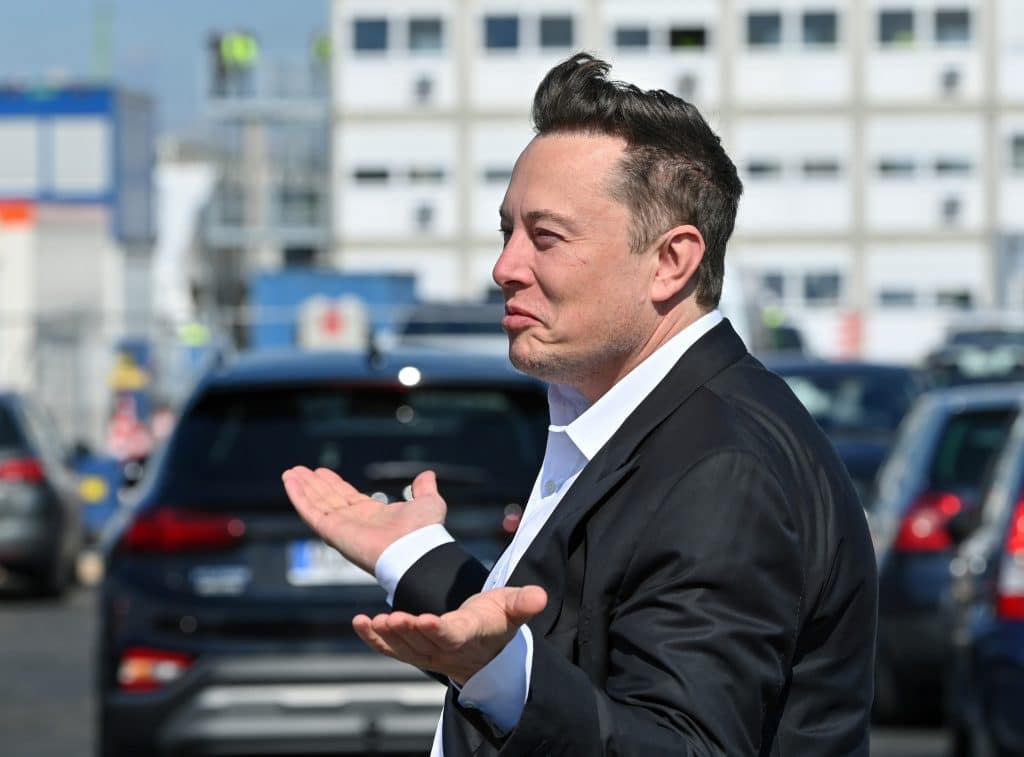 Elon Musk is vying with Jeff BEzos for the title of richest man in the world