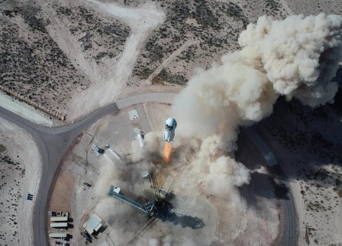 Decolagem da missão NS-14 do New Shepard da base de lançamento da Blue Origin no Oeste do Texas