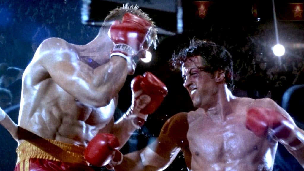 Rocky Balboa e Ivan Drago lutam em 'Rocky 4'. Imagem: MGM/Divulgação
