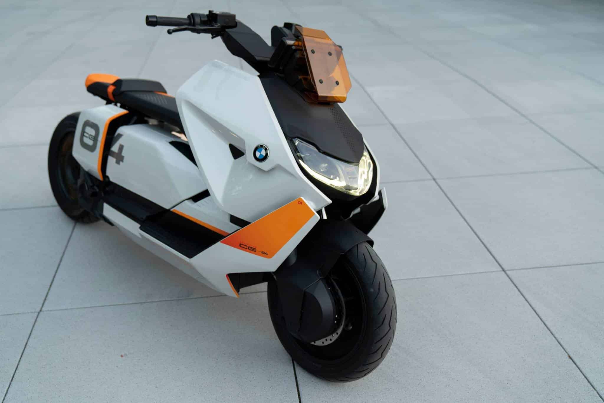 BMW CE 04: scooter ultrafuturista faz testes ao público; veja - Olhar Digital