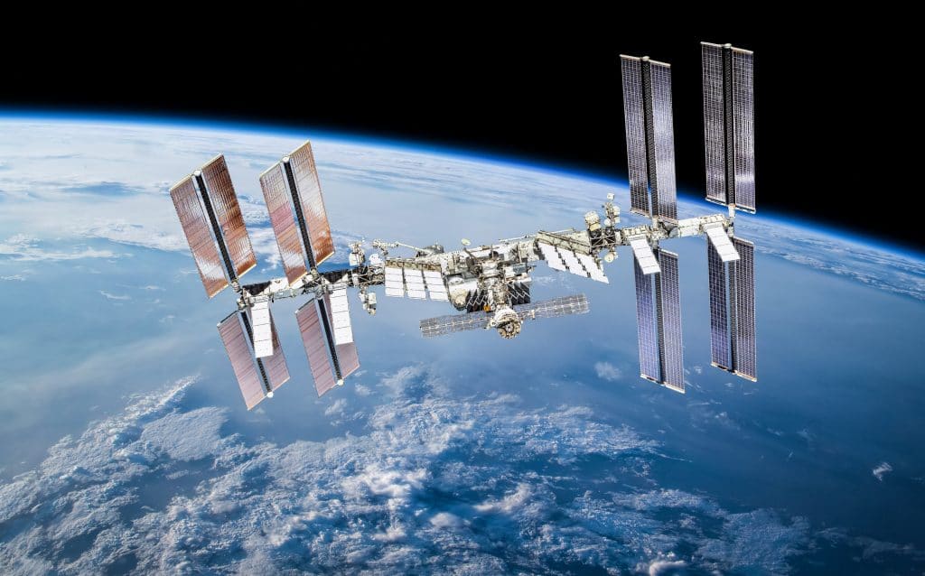 Imagem mostra a Estação Espacial Internacional, cujo incidente recente foi, segundo um ex-engenheiro, reflexo da Nasa e sua prática de segurança precária