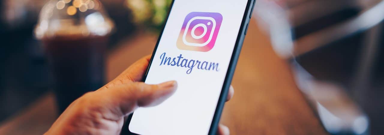Logo do Instagram exibido em smartphone