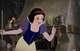 “Branca de Neve”: primeiras fotos revelam traje de Rachel Zegler como a Princesa da Disney