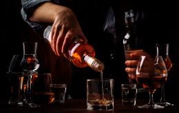Mortes relacionadas ao consumo de álcool aumentaram 25% na pandemia nos EUA
