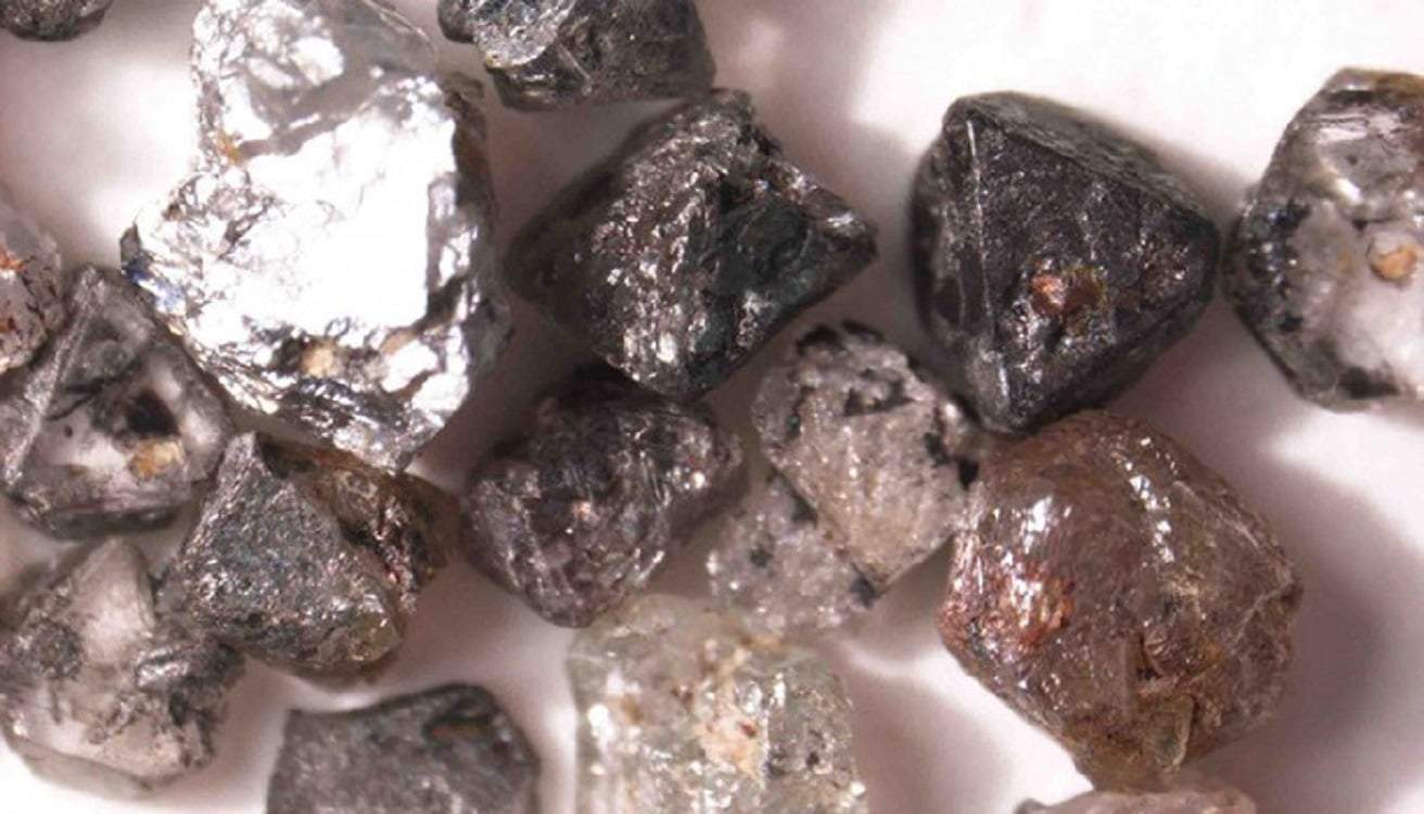 Diamantes formados a partir do carbono