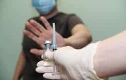 Covid-19: italiano usa braço falso para burlar vacinação