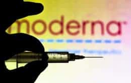 Reino Unido aprova vacina da Moderna contra a variante Ômicron