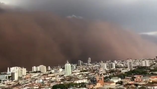 Tempestade de poeira em São Paulo