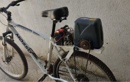 Inventor brasileiro cria bicicleta elétrica com motor de portão