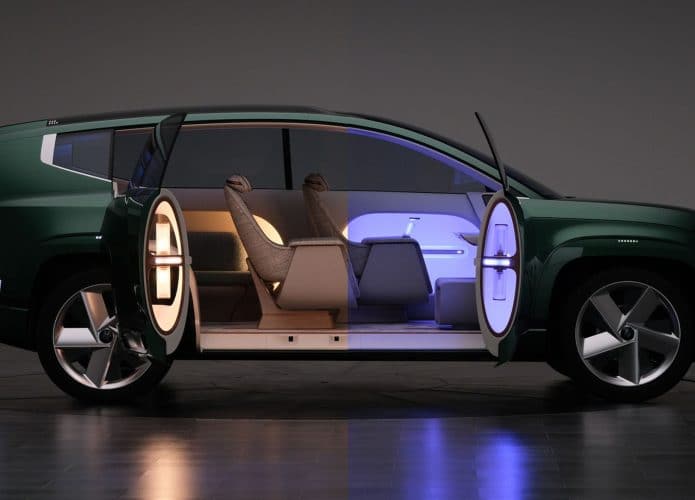 Imagem lateral do conceito SUV elétrico Seven, da Hyundai, apresentado no LA Motor Show 2021