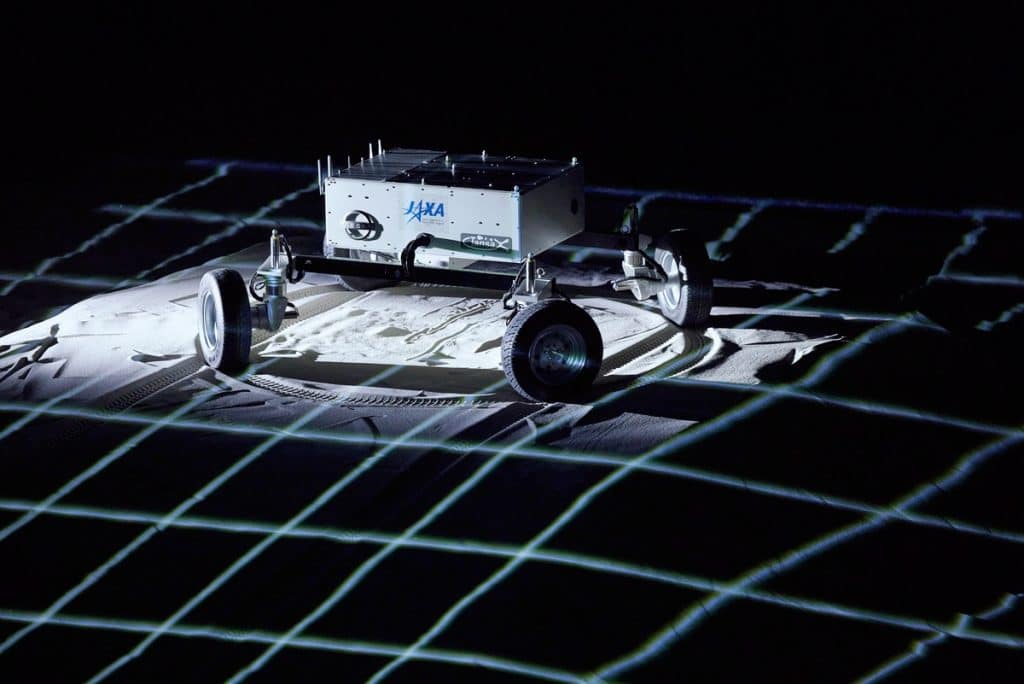 protótipo do veículo lunar da Nissan em testes