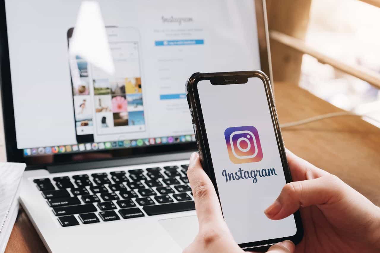 Instagram ermöglicht es Ihnen, Moderatoren während des Lebens hinzuzufügen;  Siehe wie