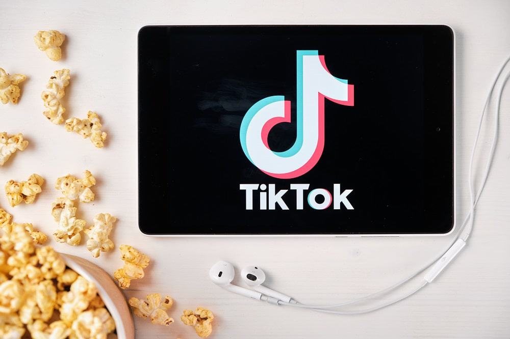 Receita de anúncios do TikTok triplica e pode superar a do Twitter e o Snapchat