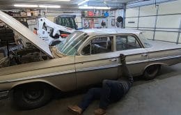 Youtuber ressuscita um Chevrolet Bel-Air abandonado por meio século