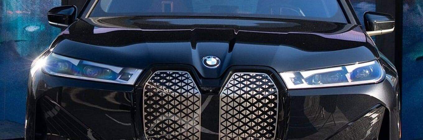 Frente de um veículo da BMW