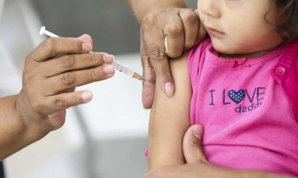 criança vacina agÊncia brasil