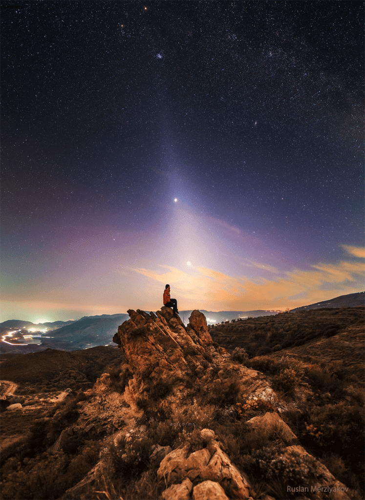 Encontro de galáxias e luz zodiacal nas imagens astronômicas da semana