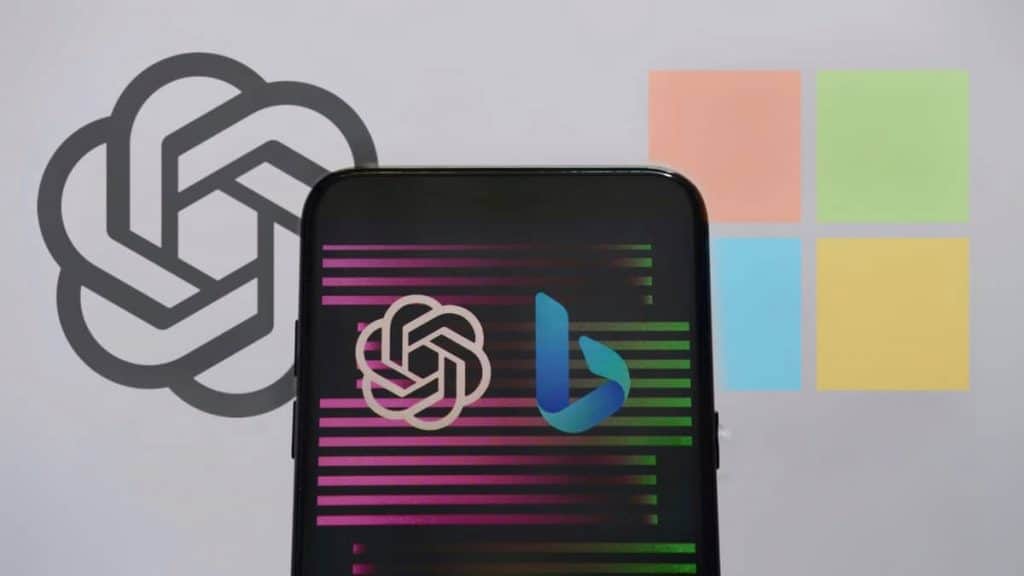 Celular com ícones do ChatGPT e Bing na frente dos logos da OpenAI e Microsoft