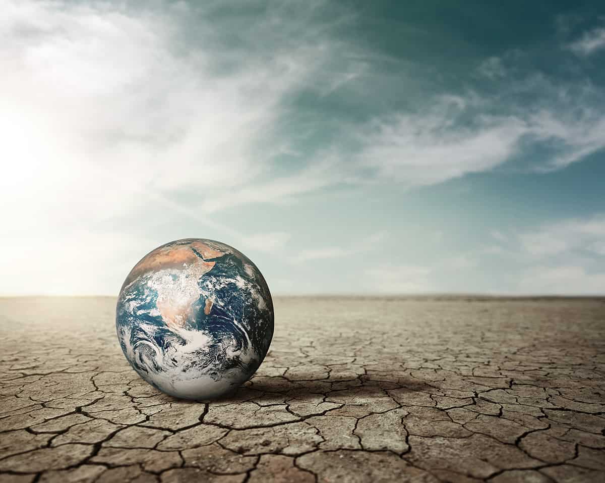 Foto do planeta terra e a seca causada pelas mudanças climáticas