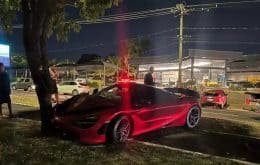 McLaren avaliada em R$ 3,6 milhões é abandonada após acidente